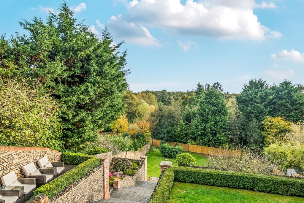 Property photo 3 of 37 1373662-2-6900d0d...