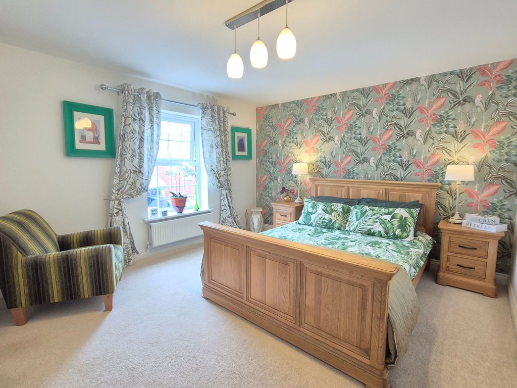 Property photo 3 of 28