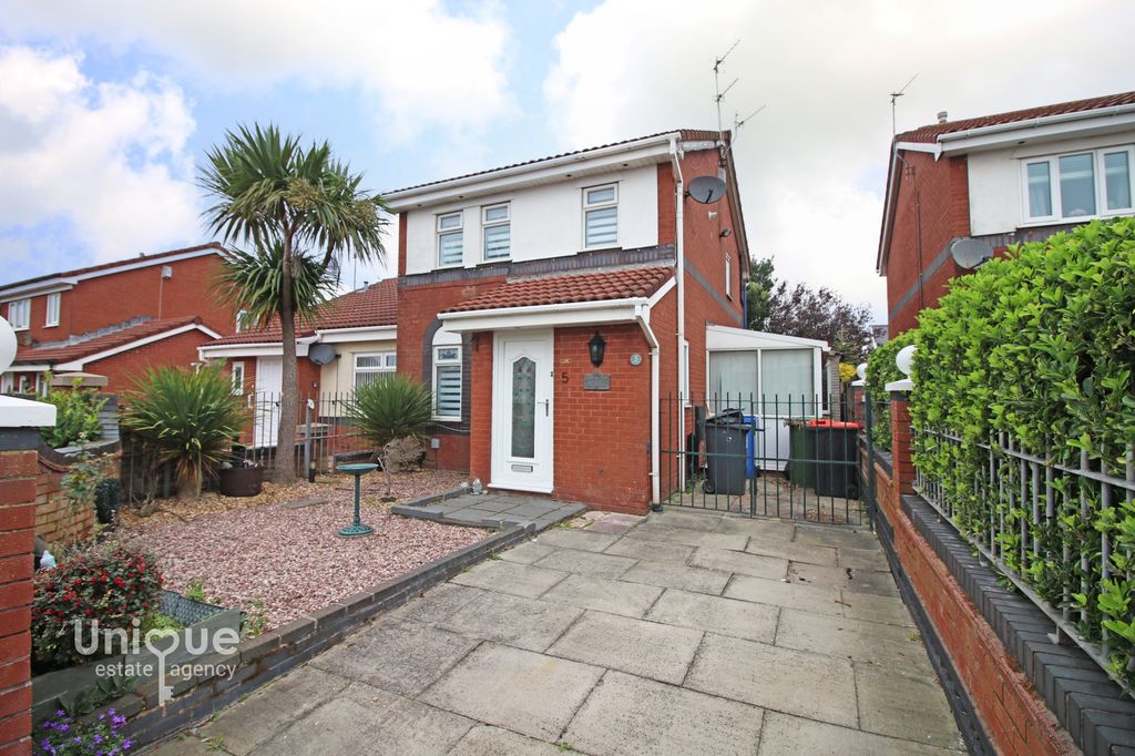 Property photo 1 of 11