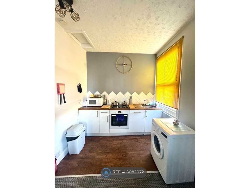 Property photo 2 of 4 Kitchen