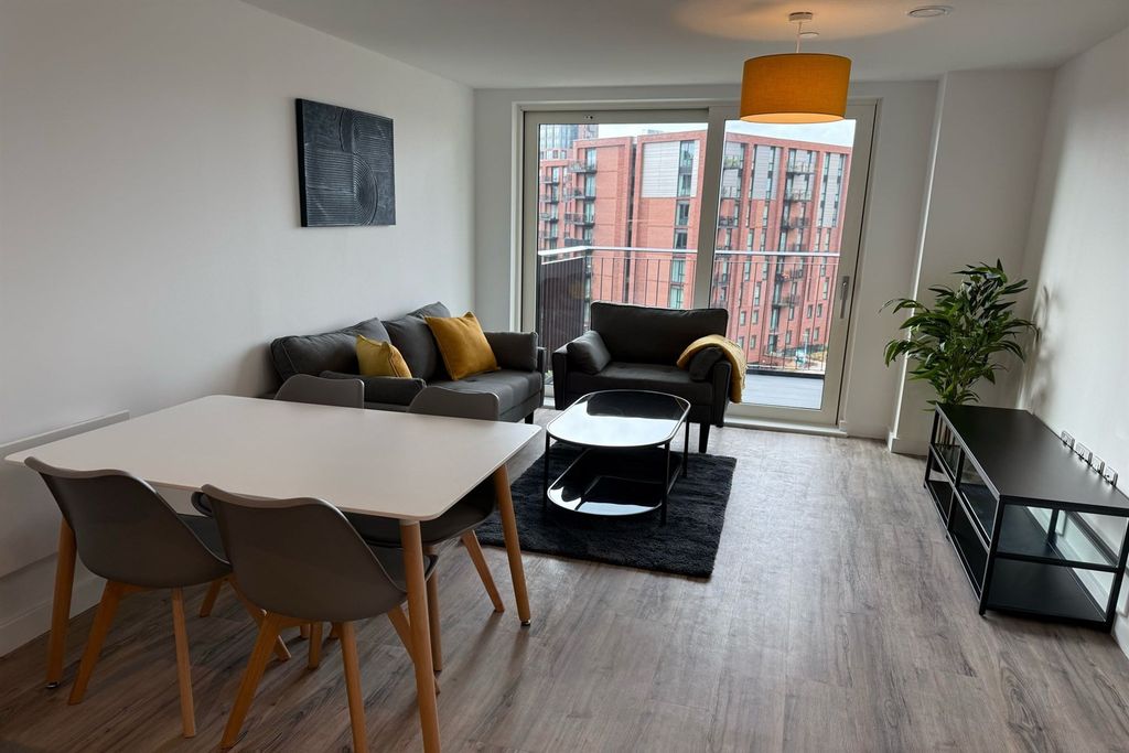 Property photo 1 of 14 (Main)