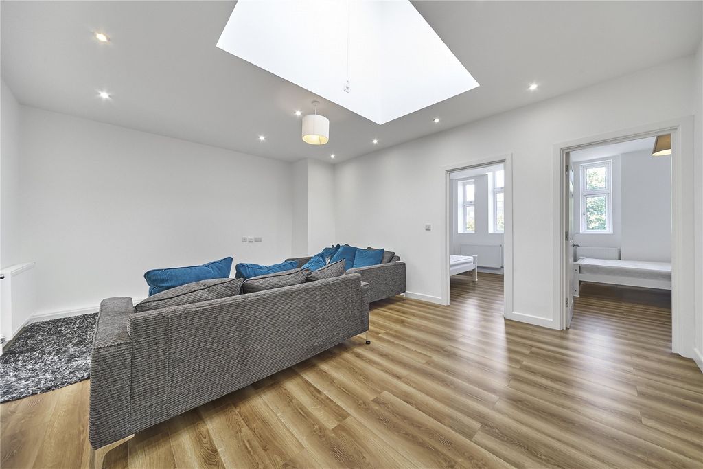 Property photo 3 of 9 Picture No. 01