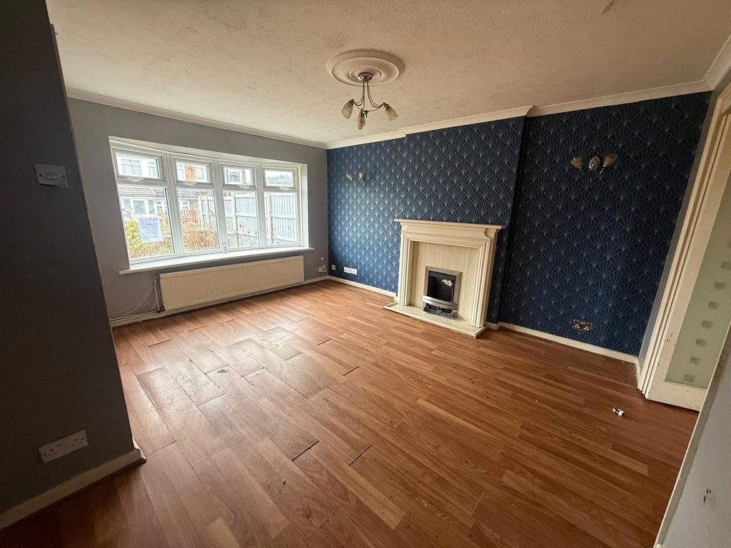 Property photo 2 of 11 Picture No. 15