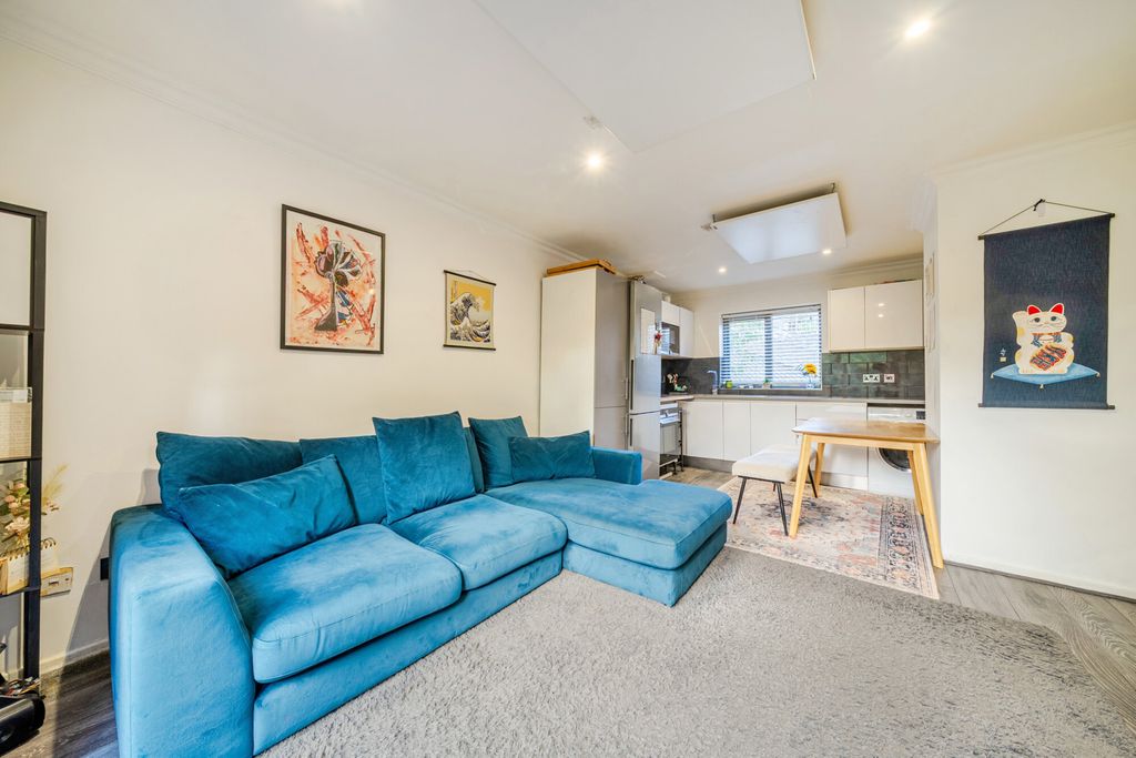 Property photo 1 of 15 1521707-7-6Aaabfd...