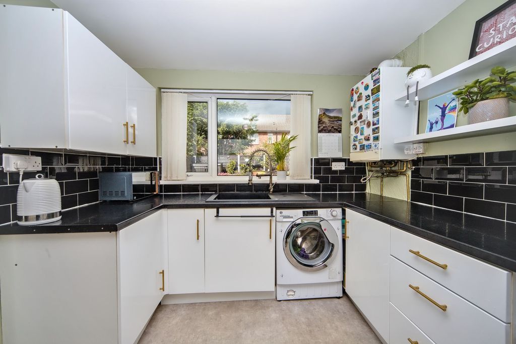 Property photo 3 of 23