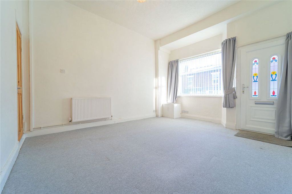 Property photo 2 of 19 Picture No. 18