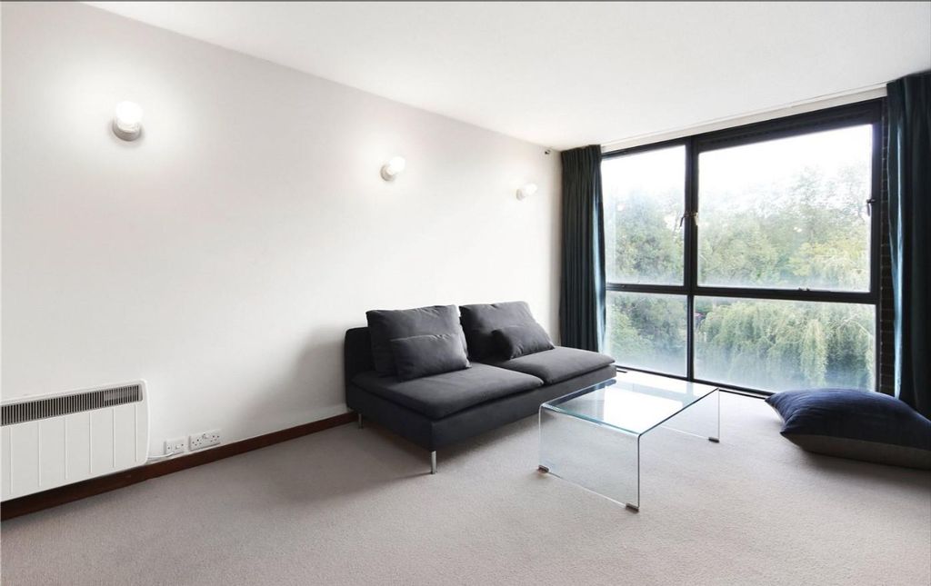 Property photo 1 of 15 Living Room.Jpg