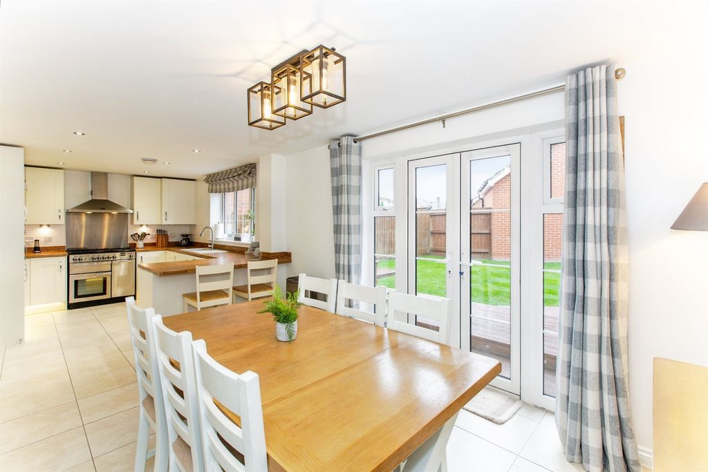 Property photo 3 of 26