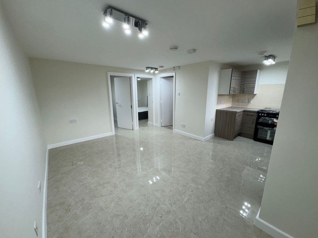 Property photo 2 of 12 Room