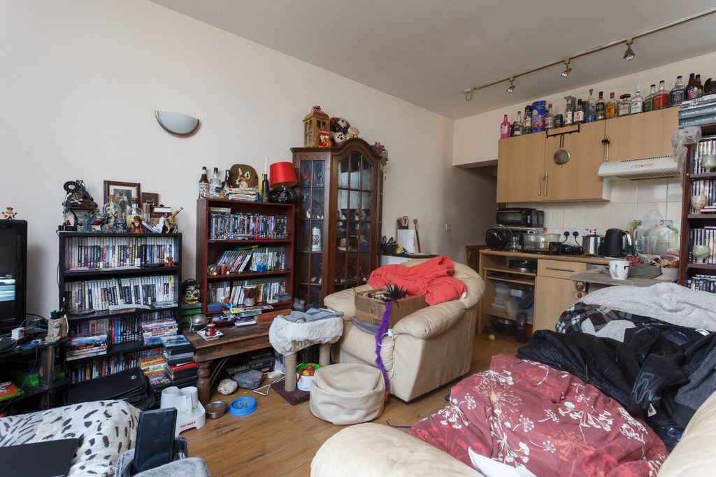 Property photo 3 of 10
