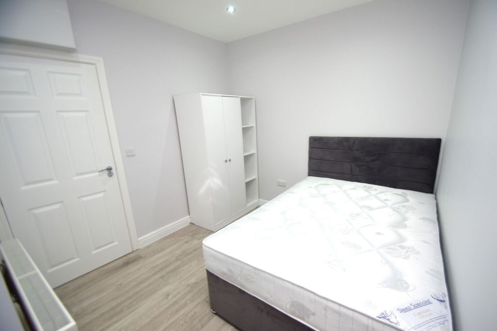 Property photo 2 of 3