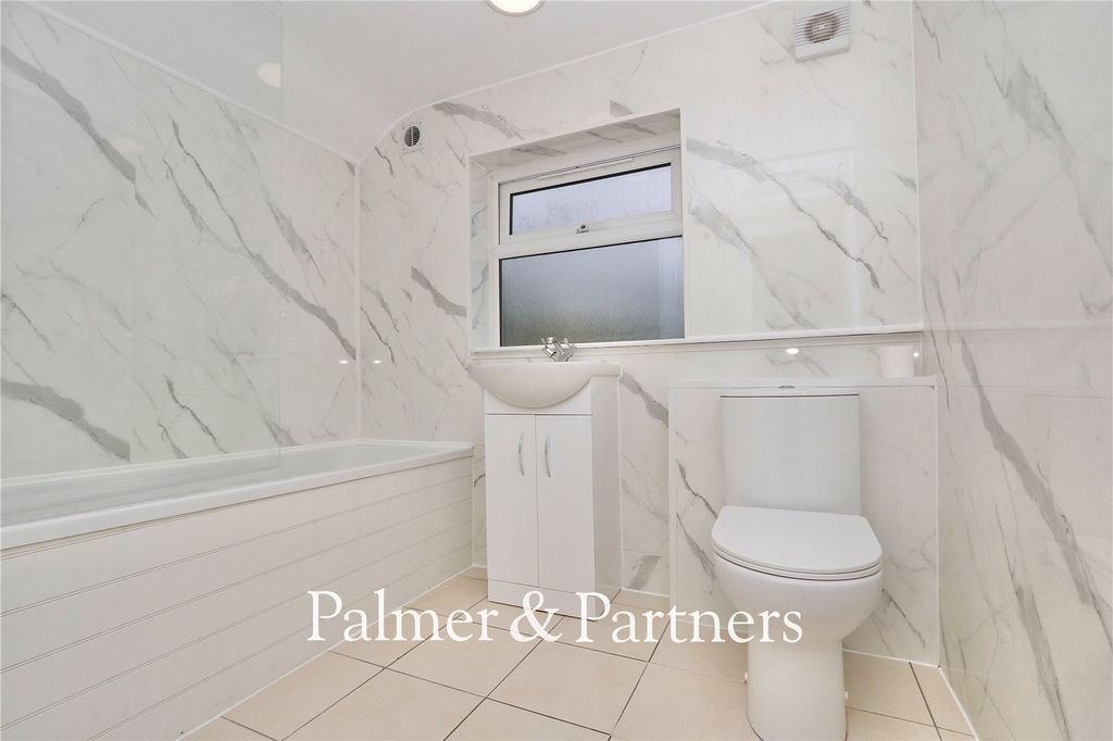 Property photo 3 of 21 Picture No. 04