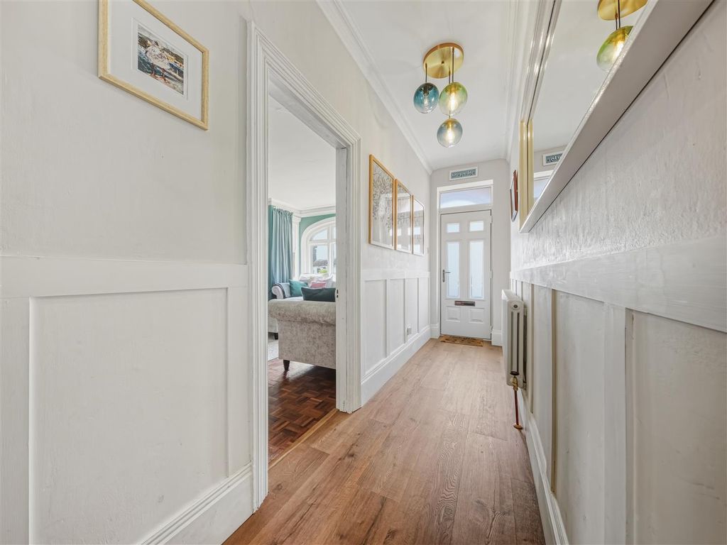 Property photo 2 of 43 Central Road Internal (26).Jpg