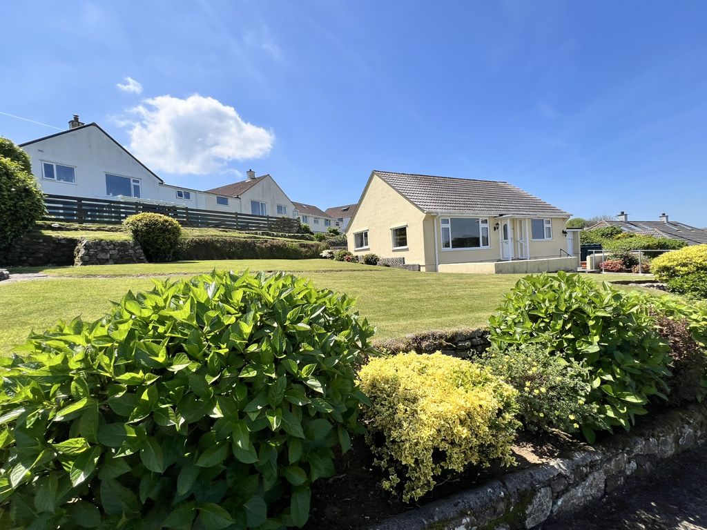Property photo 1 of 16 2 Bedroom Bungalow For Sale