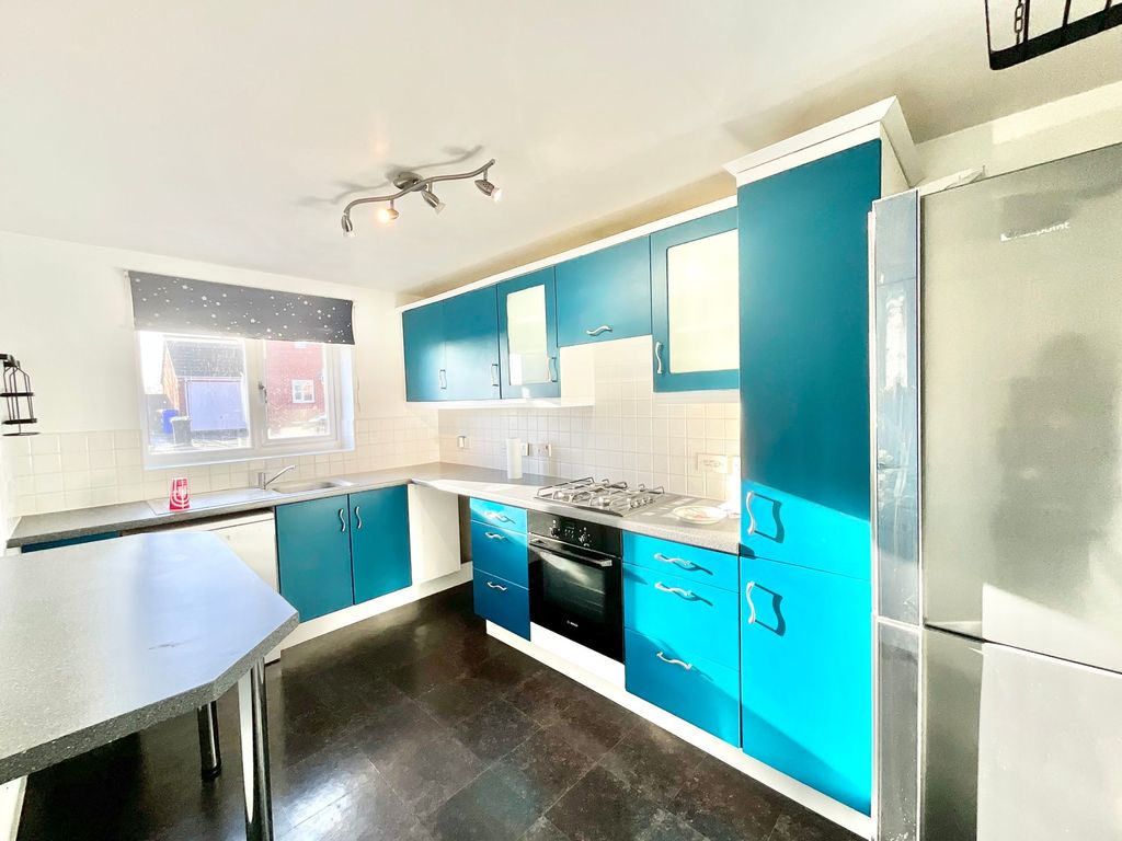 Property photo 3 of 27