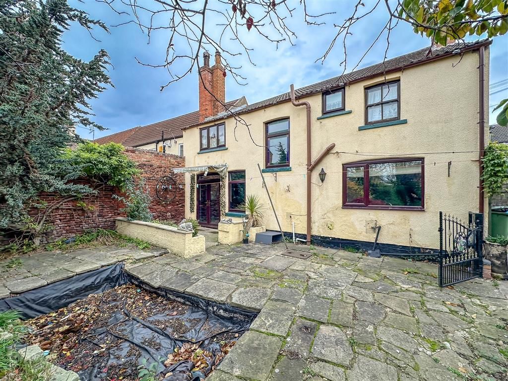 Property photo 2 of 19