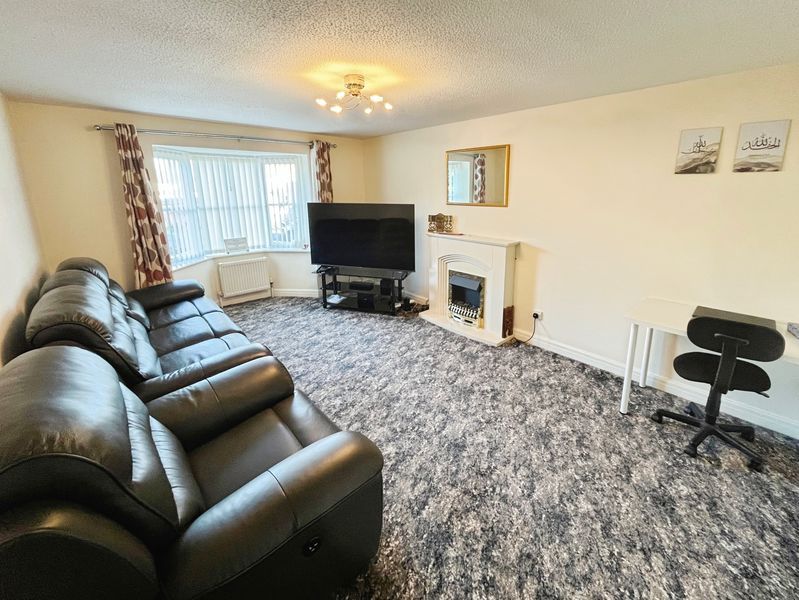 Property photo 2 of 9 Lounge