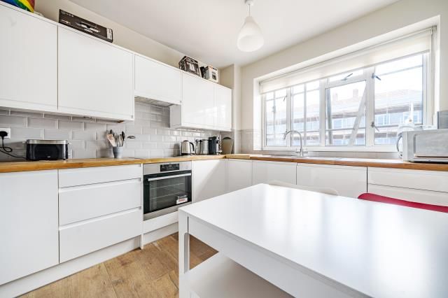 Property photo 2 of 16 Kitchen