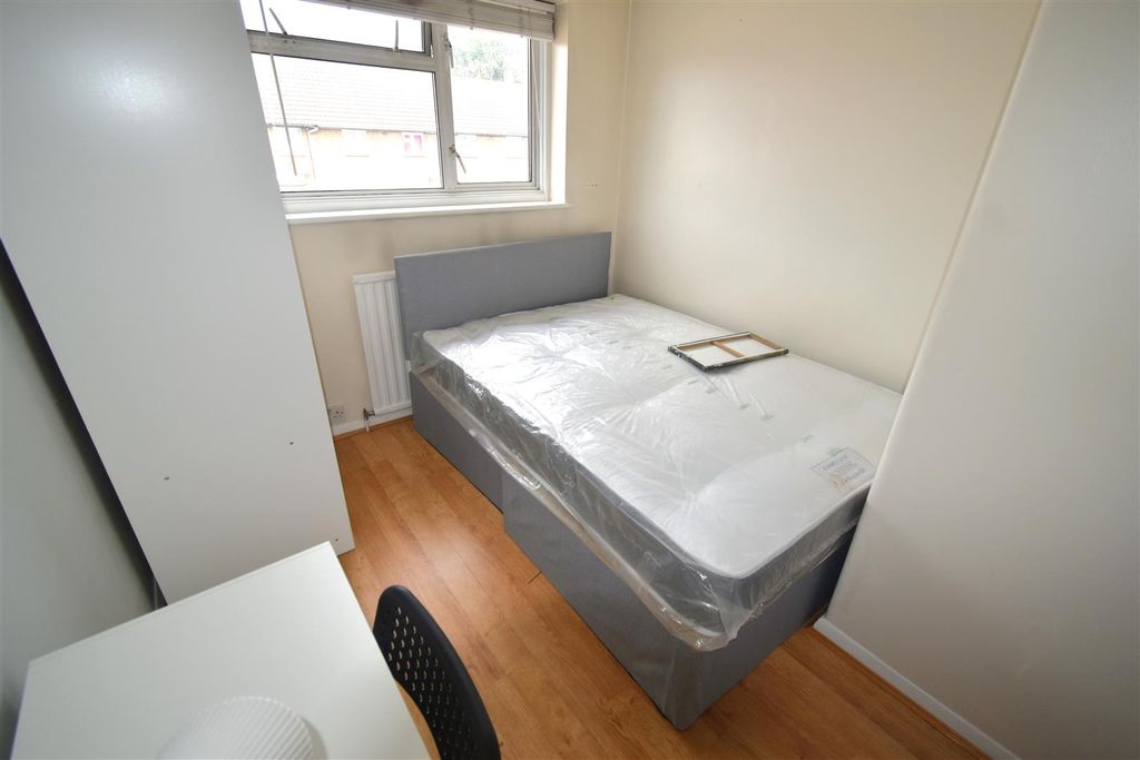 Property photo 1 of 4