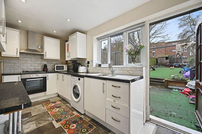 Property photo 3 of 8 Photo 5