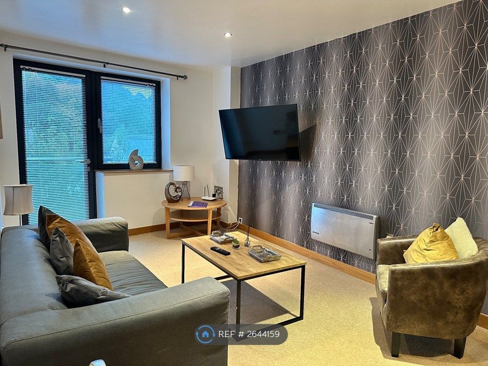 Property photo 1 of 12 Living Room