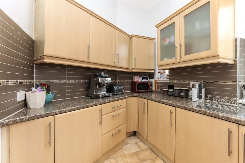 Property photo 3 of 21 Picture No. 01