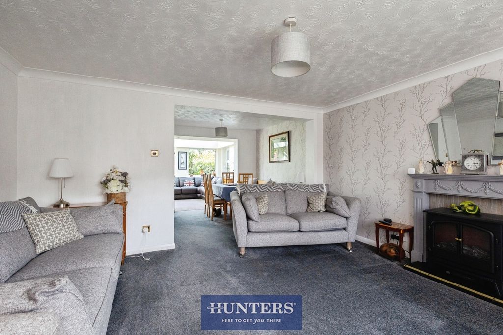 Property photo 3 of 25 Pbox-Img.Jpg