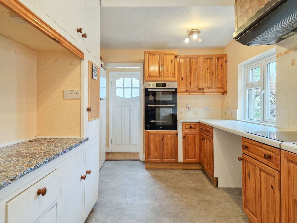 Property photo 3 of 33