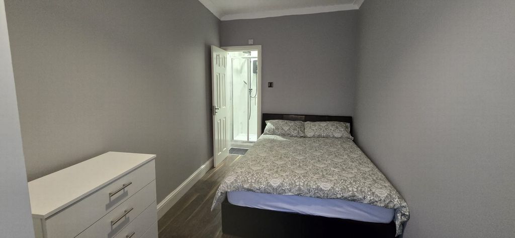 Property photo 3 of 10 Photo 3