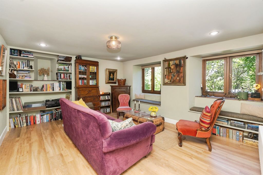 Property photo 3 of 25