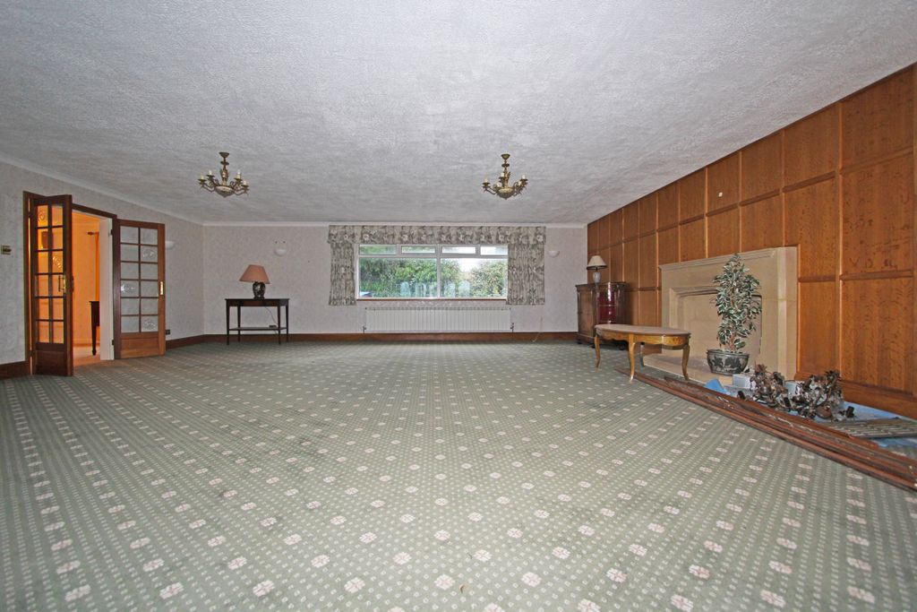 Property photo 3 of 21