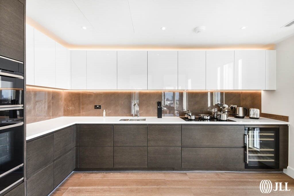 Property photo 3 of 30 Sherrin House
