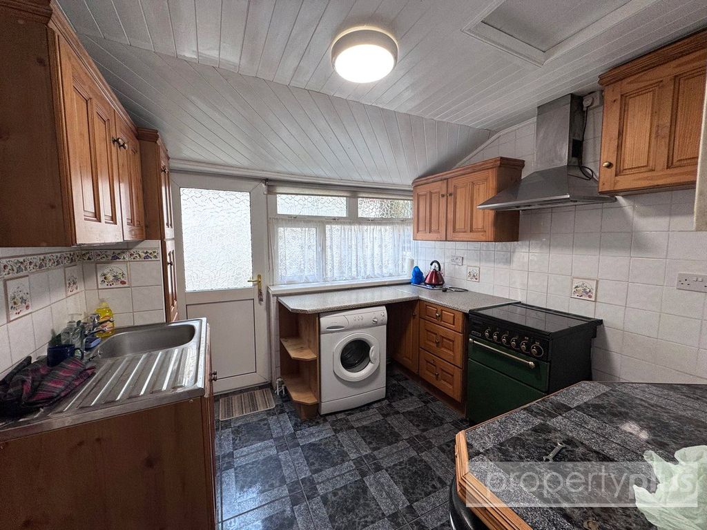 Property photo 3 of 12 Picture No. 11