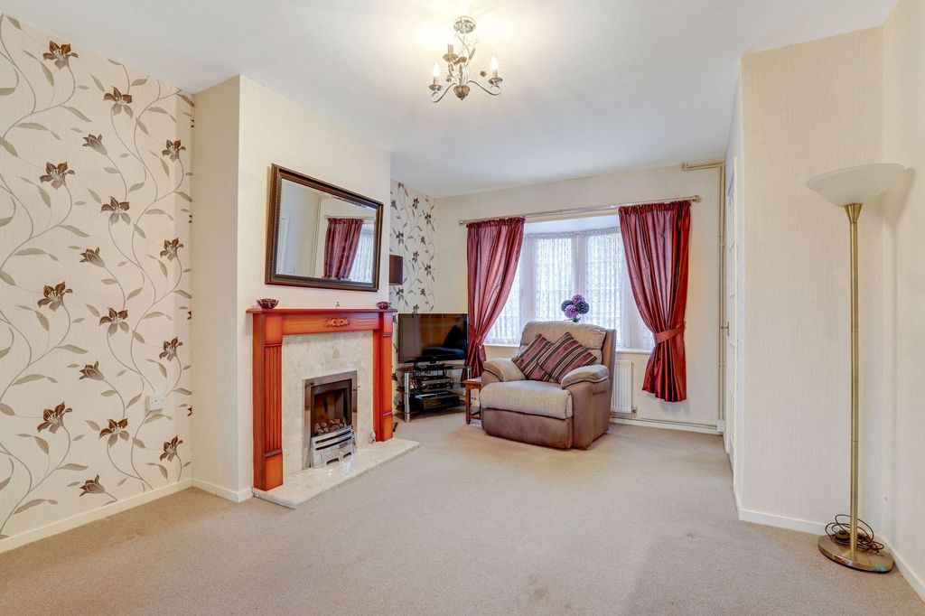 Property photo 3 of 16