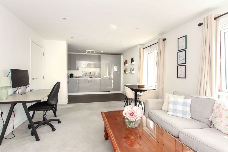 Property photo 3 of 12 Photo 8