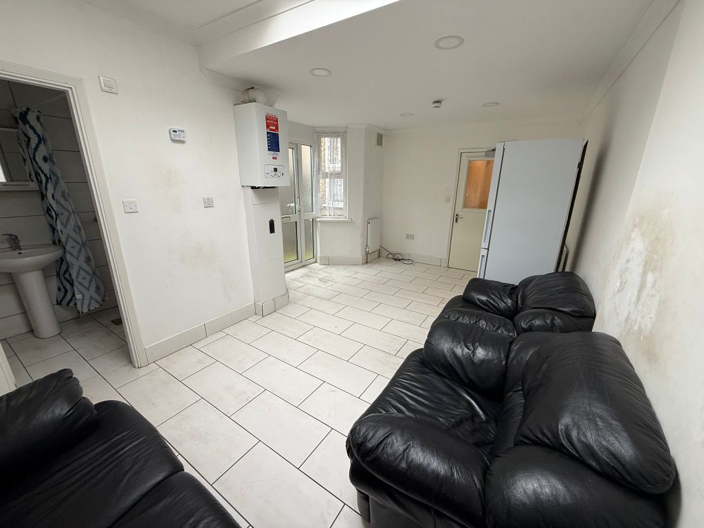 Property photo 3 of 24