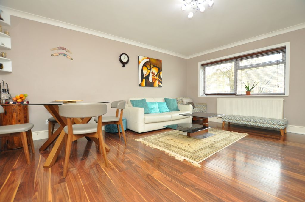 Property photo 3 of 7 Photo 03