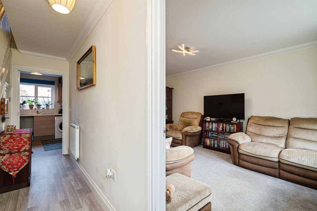 Property photo 3 of 19