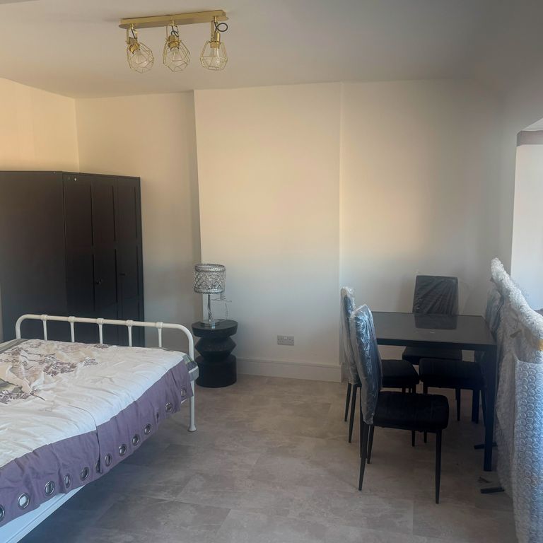 Property photo 1 of 3