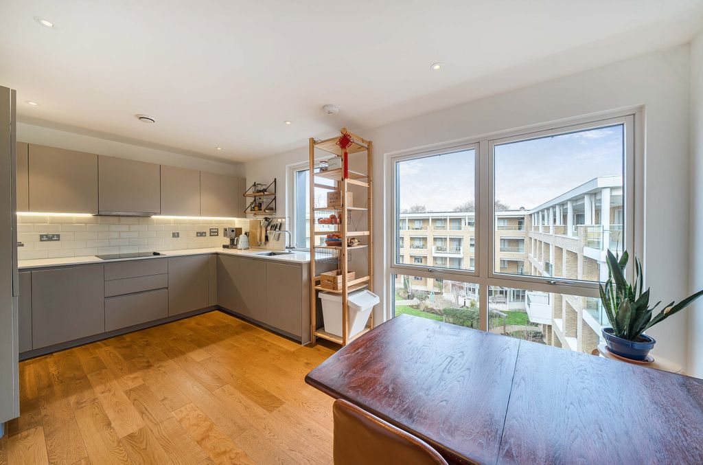 Property photo 2 of 20 1410520-8-6989c37...