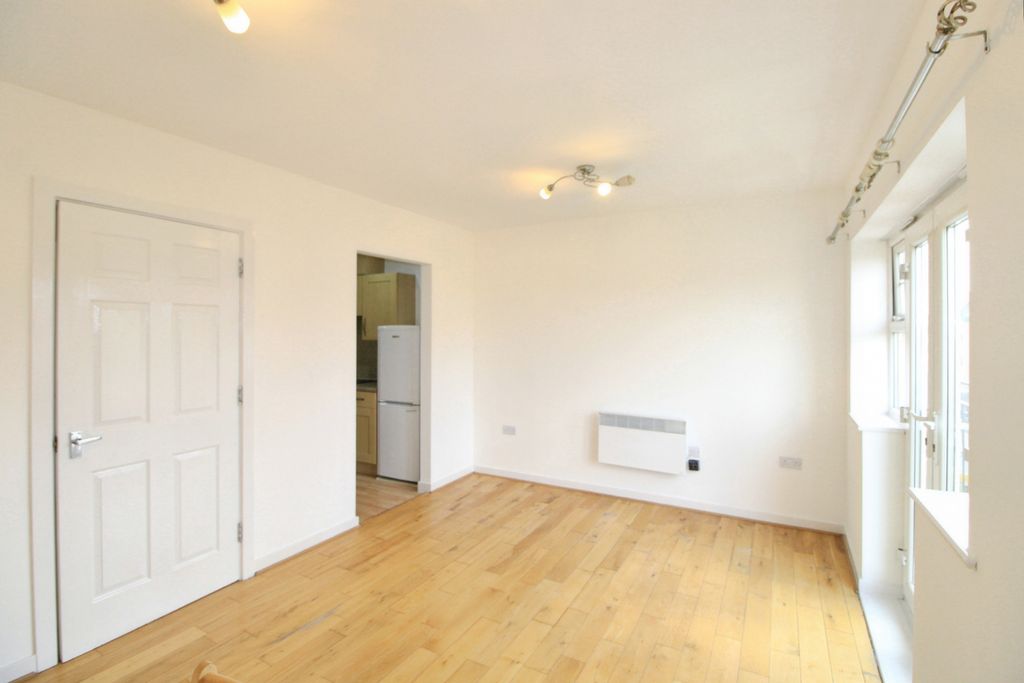 Property photo 3 of 21 Gallery