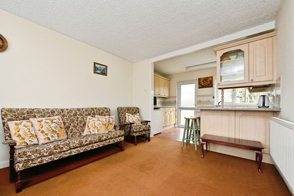 Property photo 3 of 17 Photo