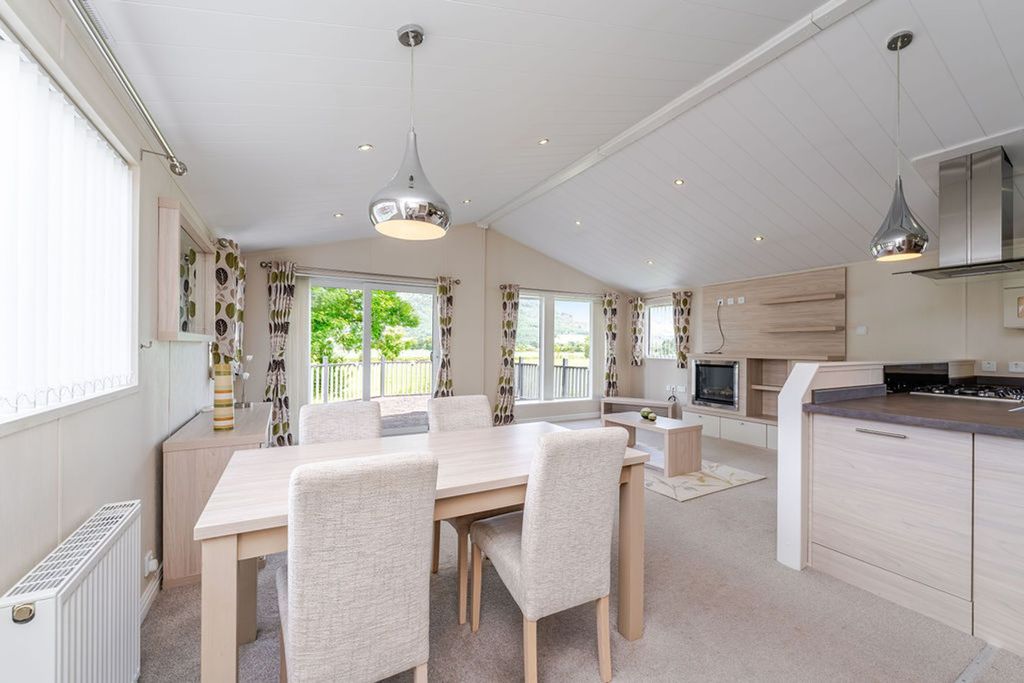 Property photo 3 of 35 Dining