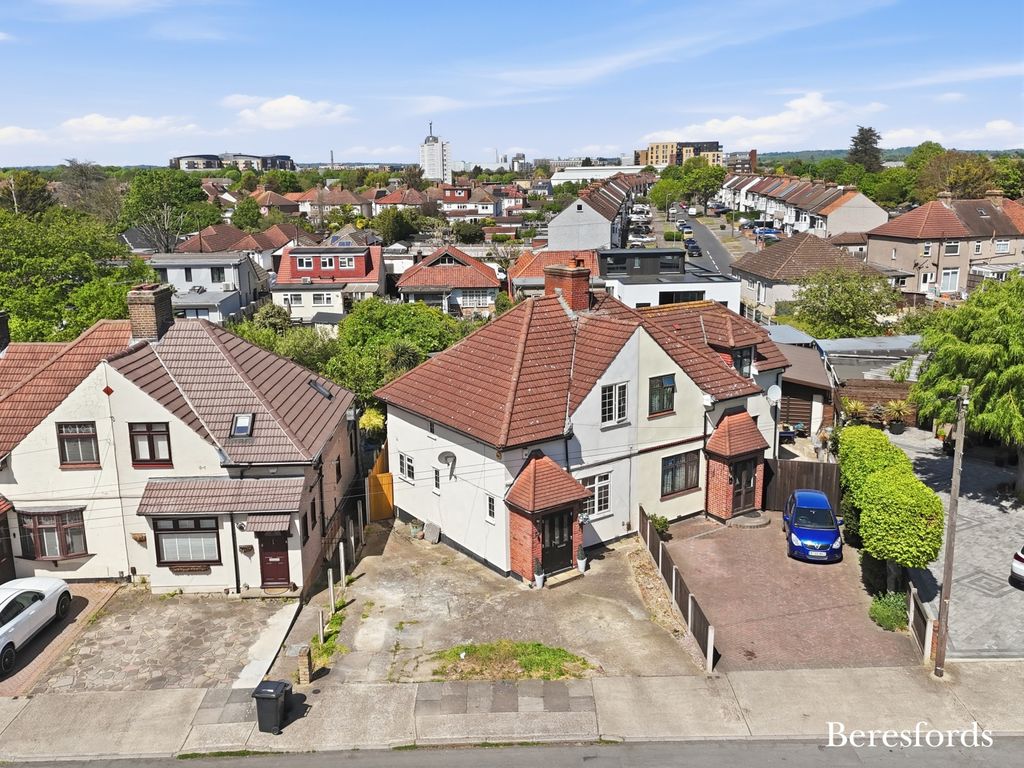 Property photo 1 of 19 Picture No. 02