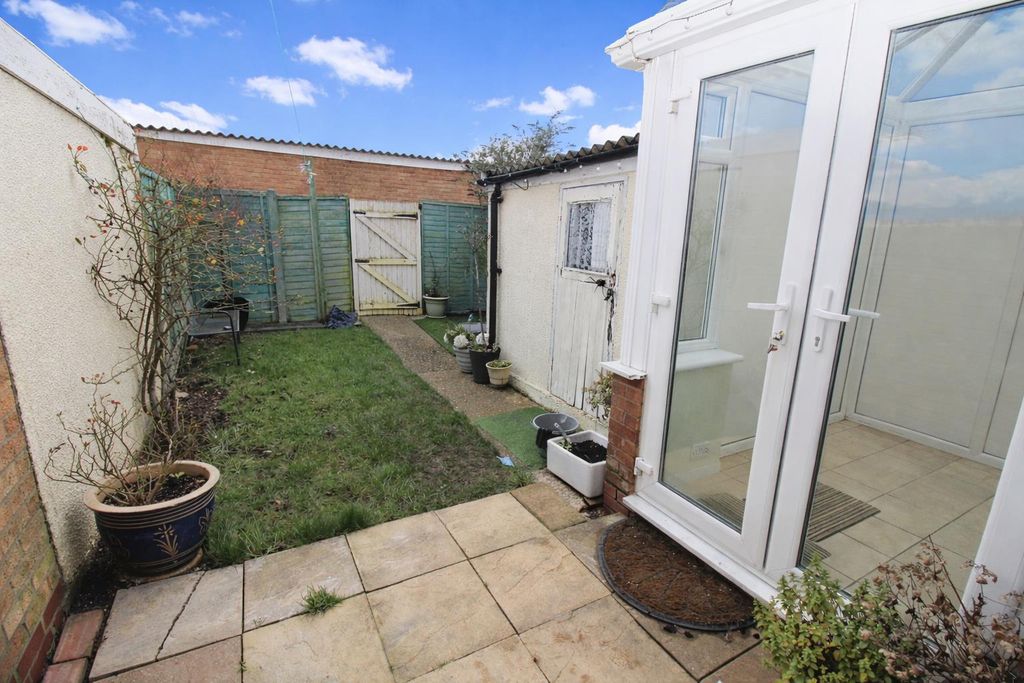 Property photo 3 of 13 Garden.Png