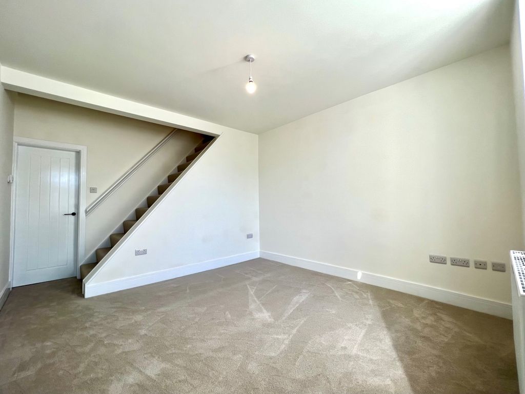 Property photo 3 of 13 Image