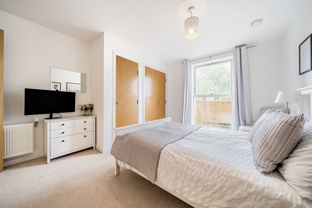 Property photo 3 of 22 Bedroom