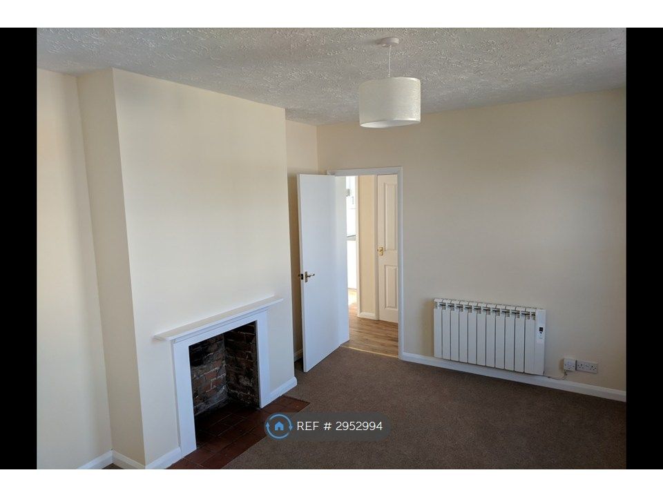 Property photo 2 of 5 Living Room