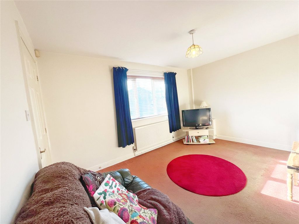 Property photo 3 of 22 Picture No. 11