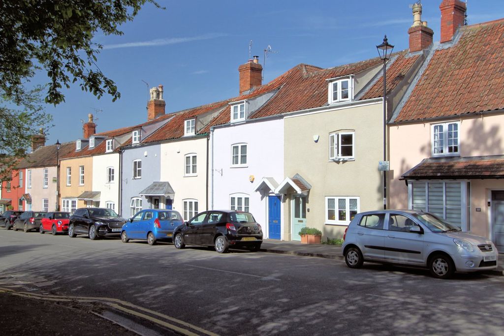 Property photo 1 of 24